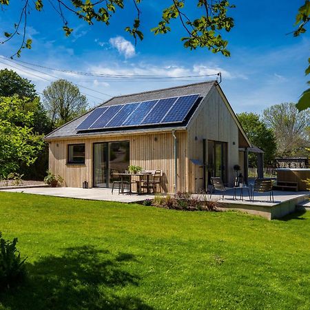 Sunnybrook - A Luxurious Carbon Neutral House Close To Beach, 샬돈 외부 사진
