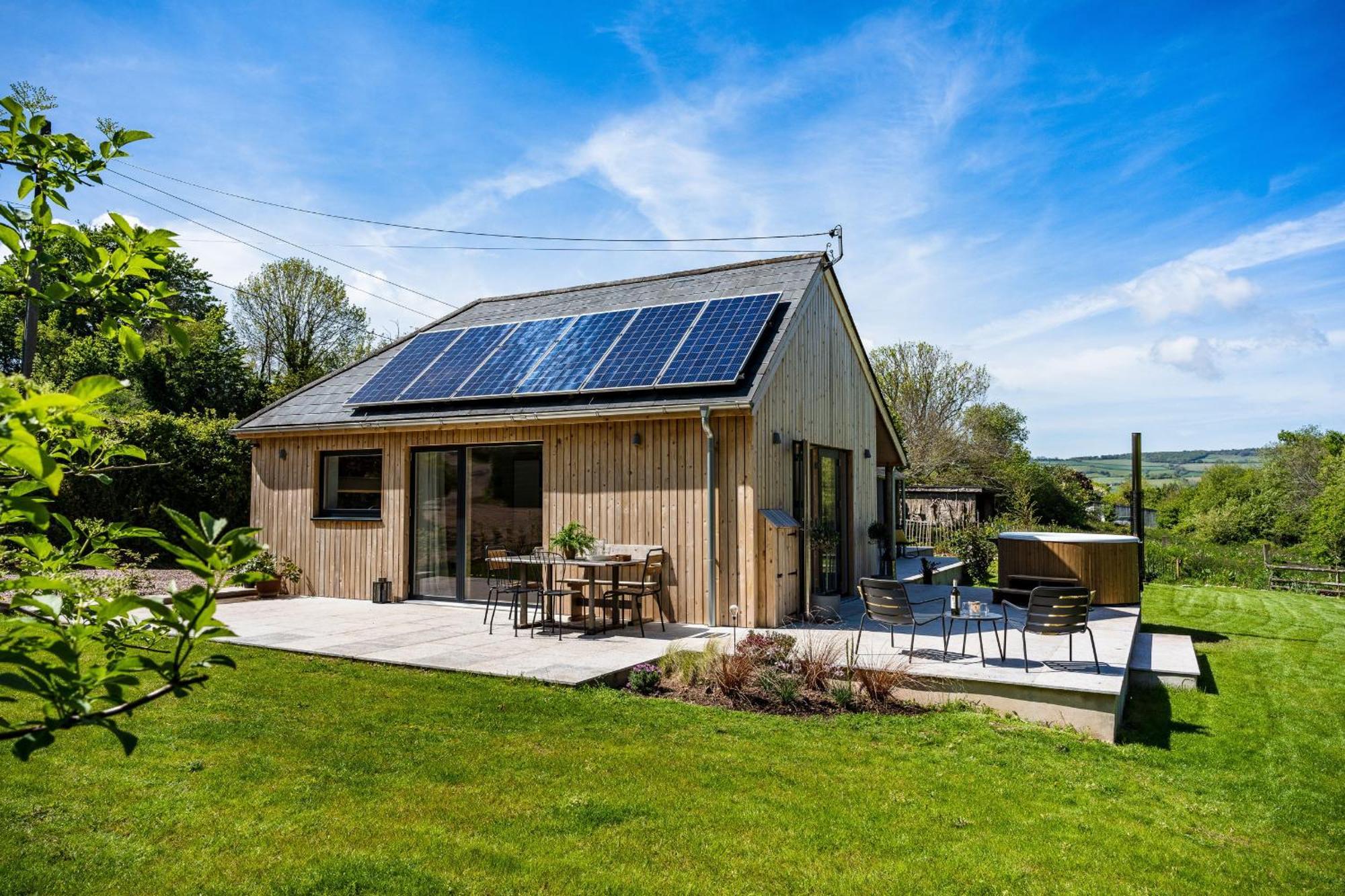Sunnybrook - A Luxurious Carbon Neutral House Close To Beach, 샬돈 외부 사진