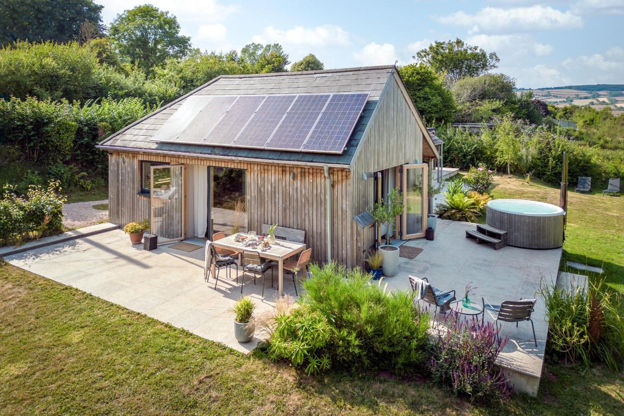 Sunnybrook - A Luxurious Carbon Neutral House Close To Beach, 샬돈 외부 사진