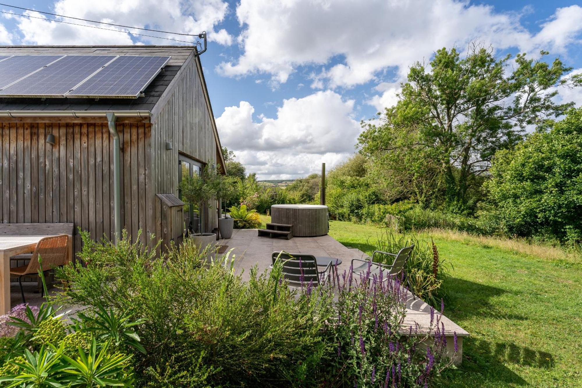 Sunnybrook - A Luxurious Carbon Neutral House Close To Beach, 샬돈 외부 사진