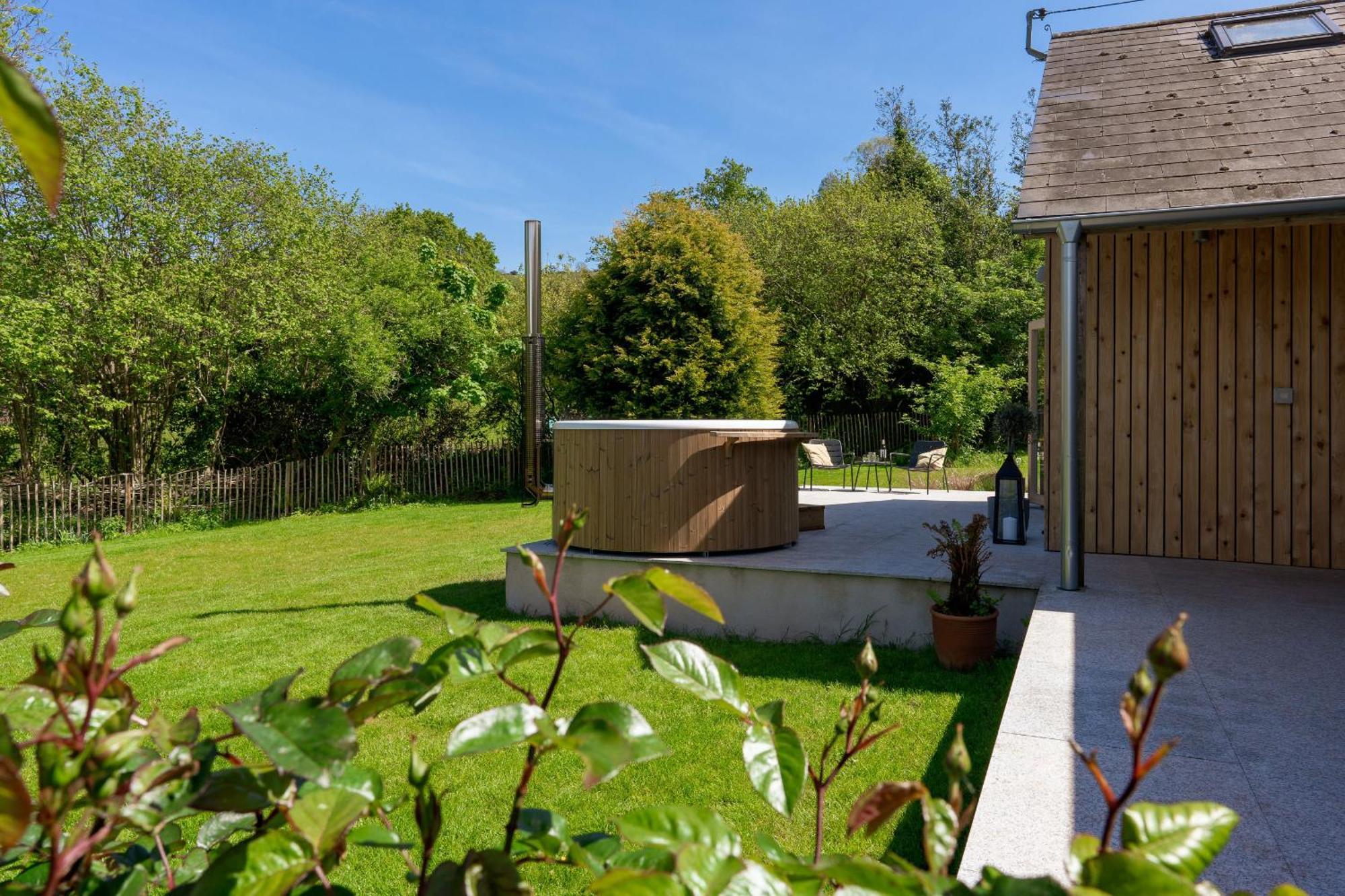 Sunnybrook - A Luxurious Carbon Neutral House Close To Beach, 샬돈 외부 사진